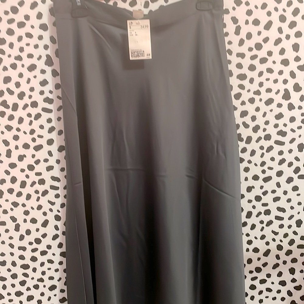 DARK GRAY MIDI SKIRT